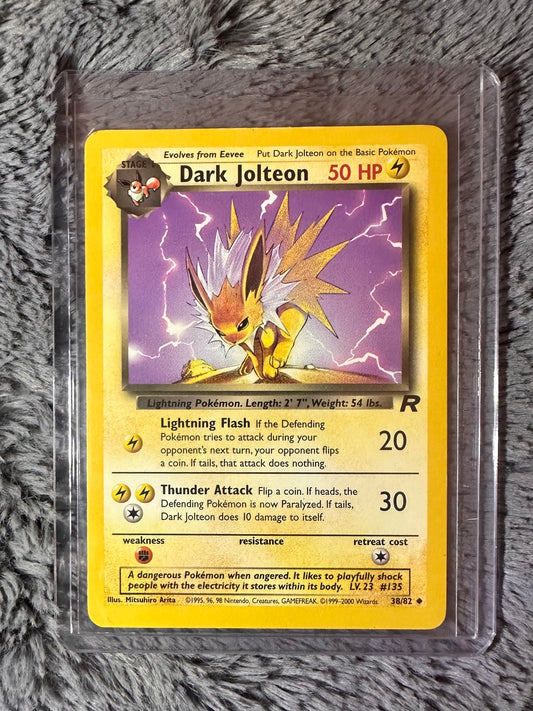 Dark Jolteon - Team Rocket (TR)